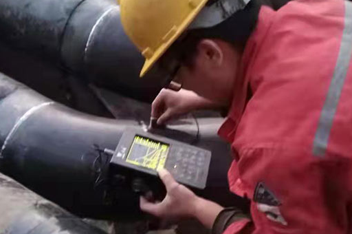 <a href=http://m.zjjngf.cn/e/tags/htag.php?tag=jinan target=_blank class=infotextkey>濟南</a>不銹鋼壓縮空氣管道安裝現場